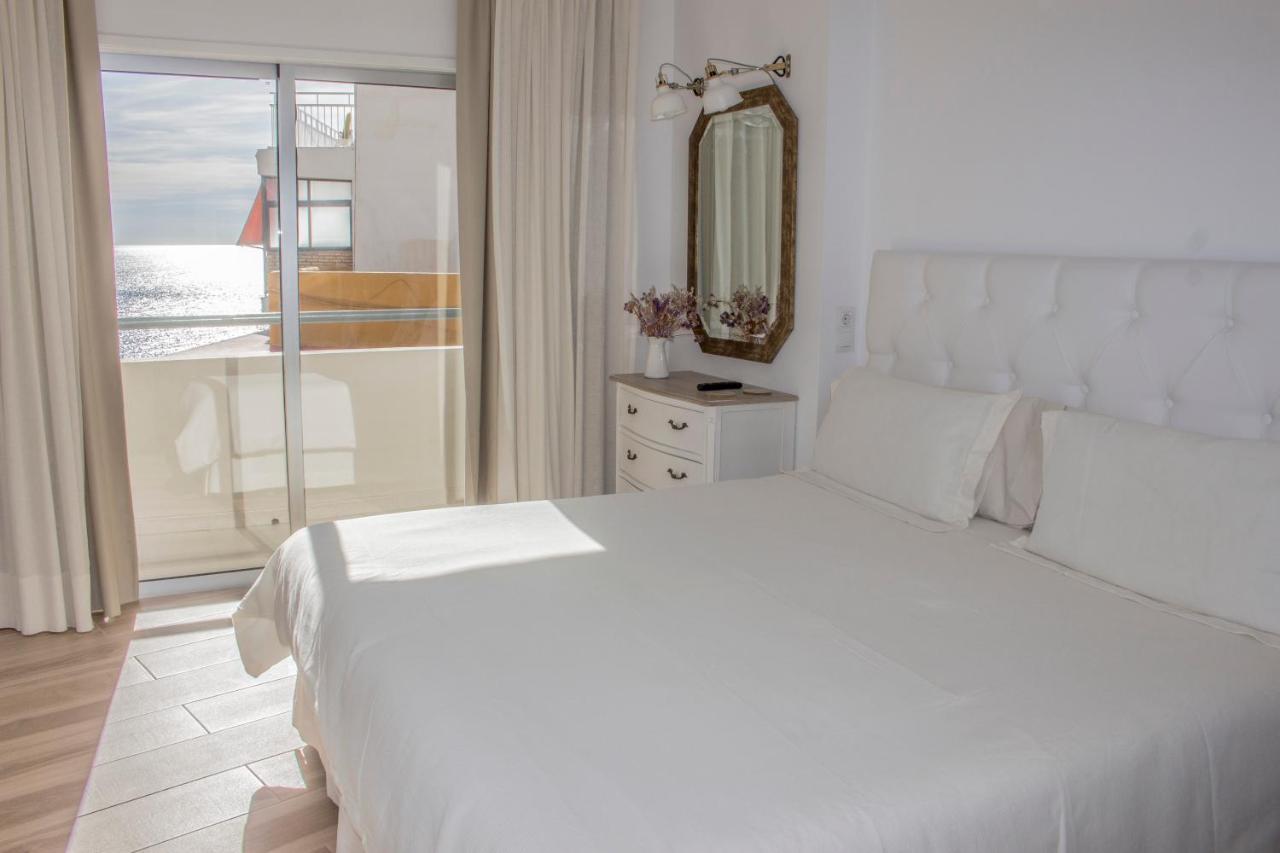 Beachfront Apartment In Fuengirola With Sea Views Εξωτερικό φωτογραφία