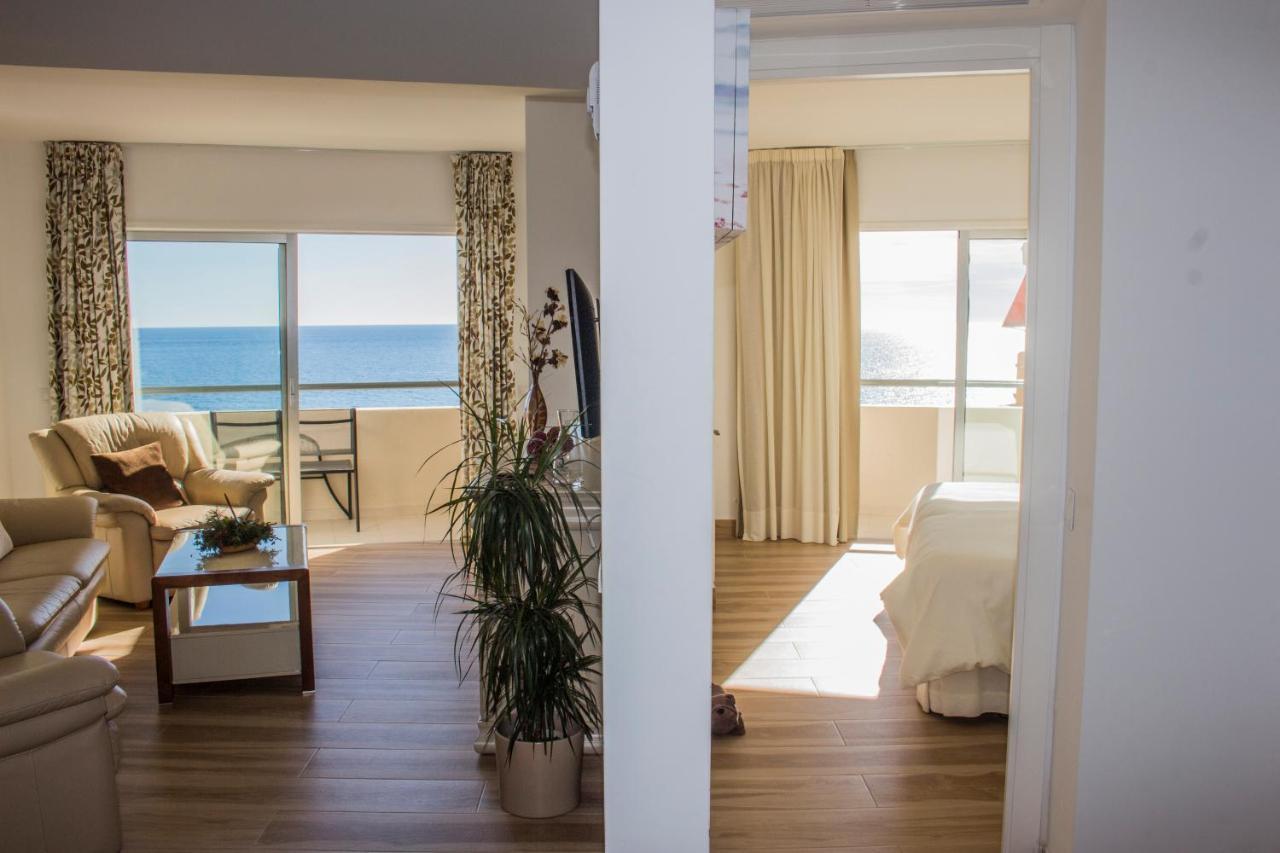 Beachfront Apartment In Fuengirola With Sea Views Εξωτερικό φωτογραφία