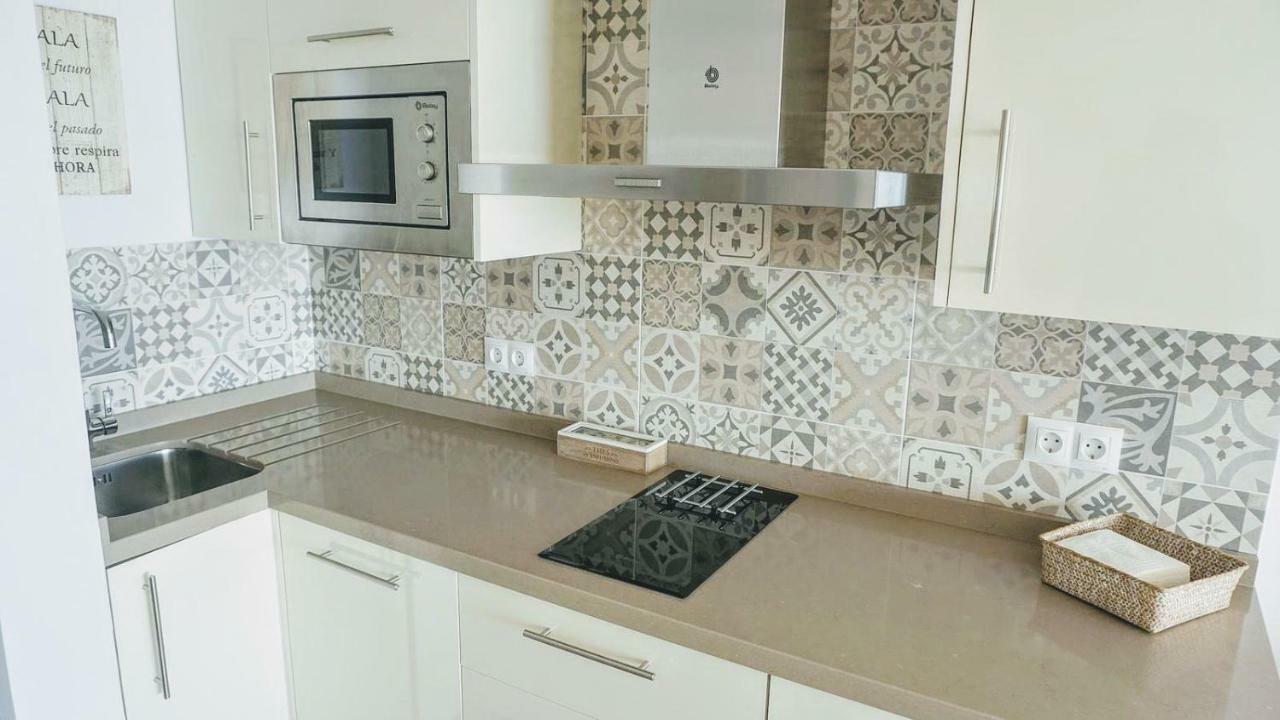 Beachfront Apartment In Fuengirola With Sea Views Εξωτερικό φωτογραφία